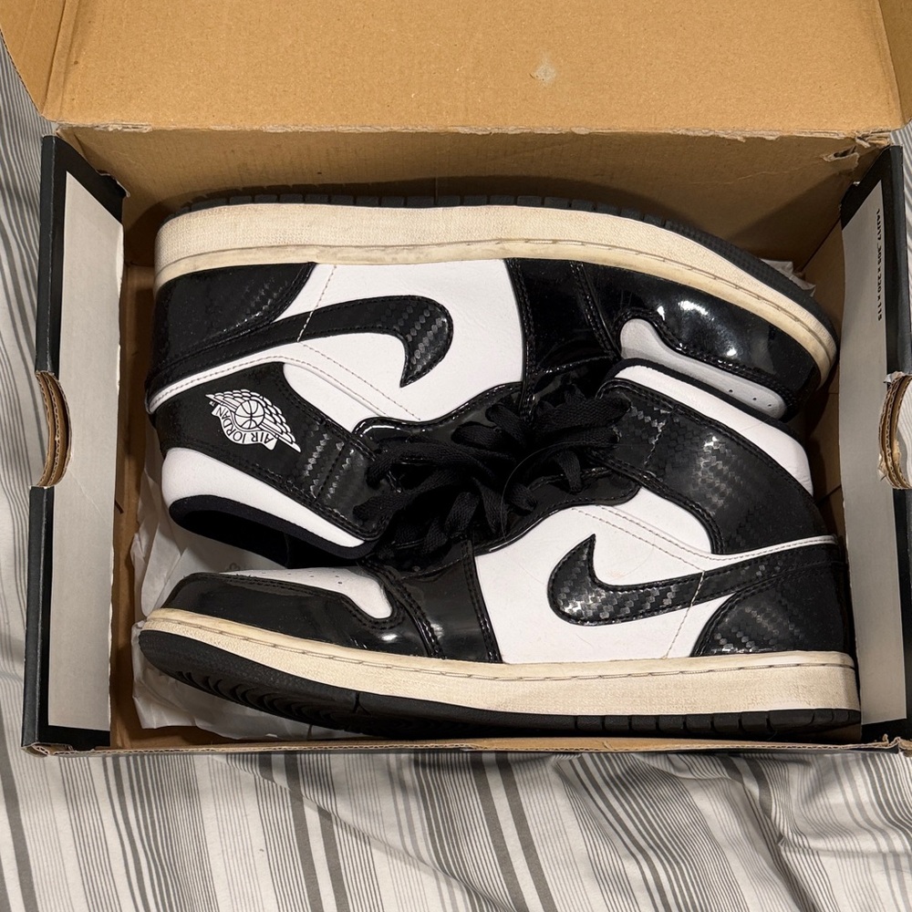 Air Jordan 1 Mid SE ASW